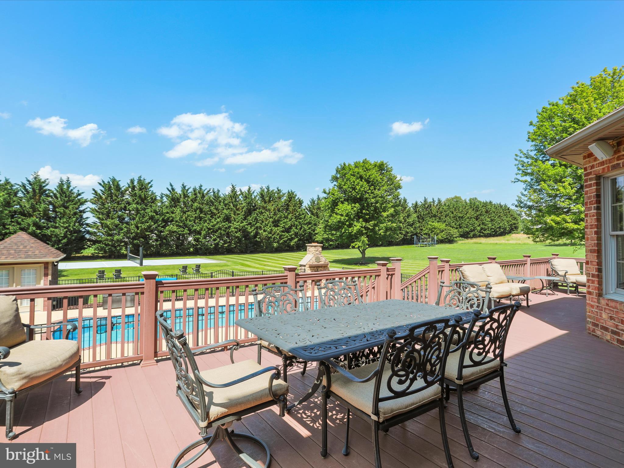 22124 WHITESTONE COURT