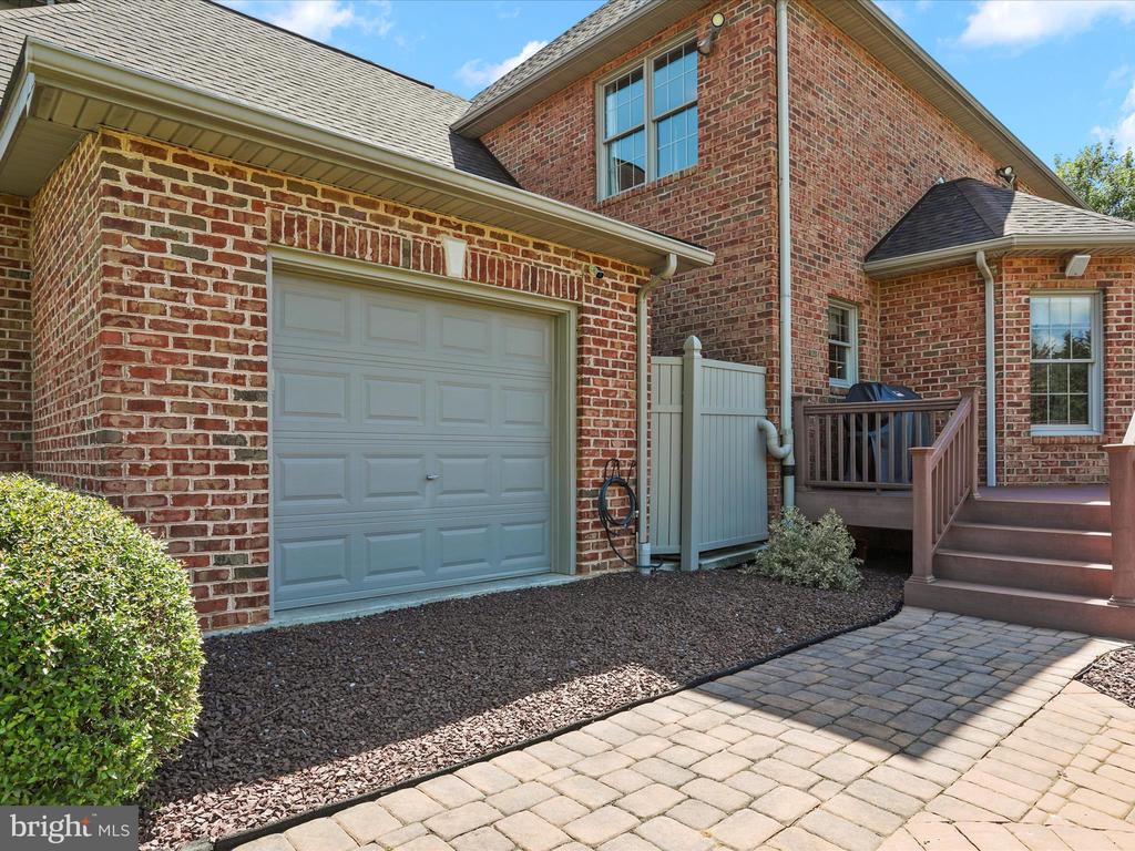 22124 WHITESTONE COURT