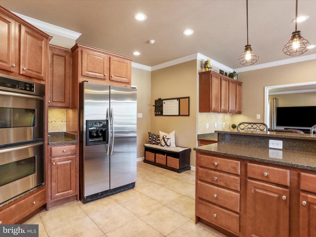22124 WHITESTONE COURT