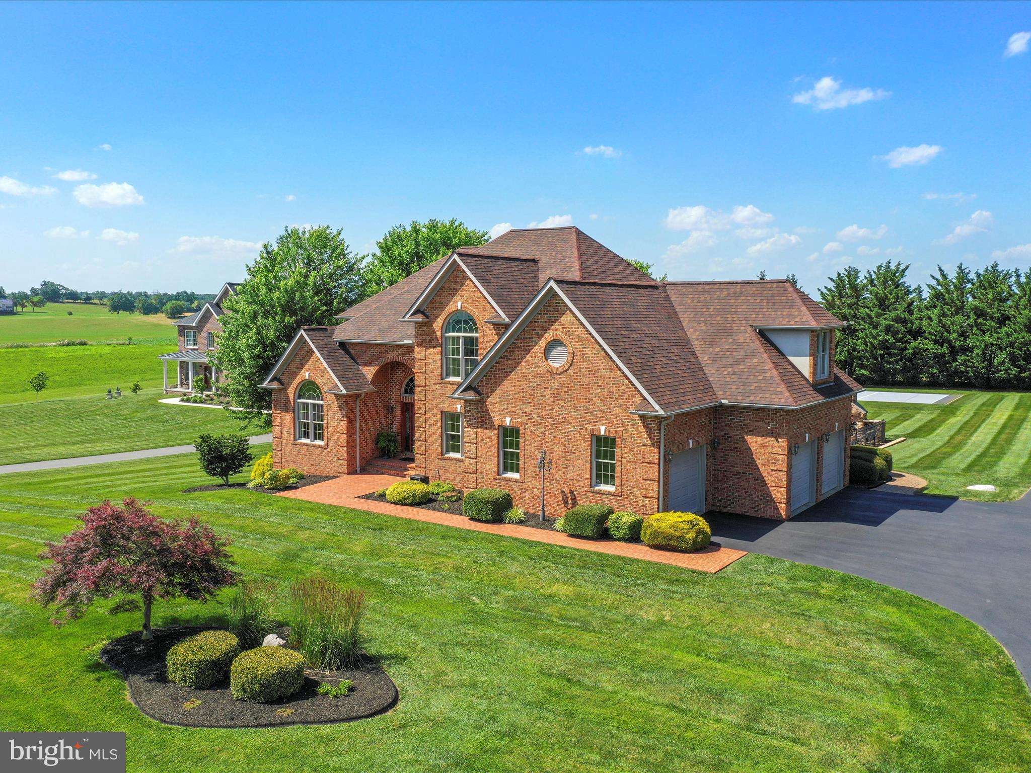 22124 WHITESTONE COURT