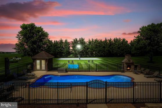 22124 WHITESTONE COURT