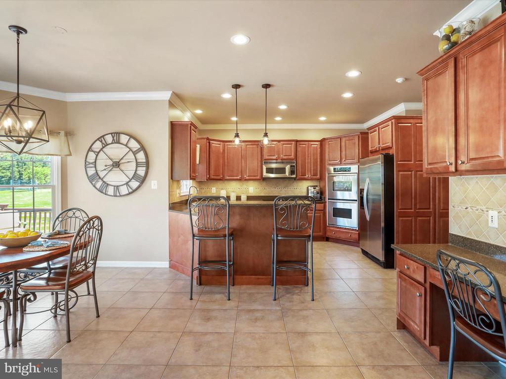 22124 WHITESTONE COURT
