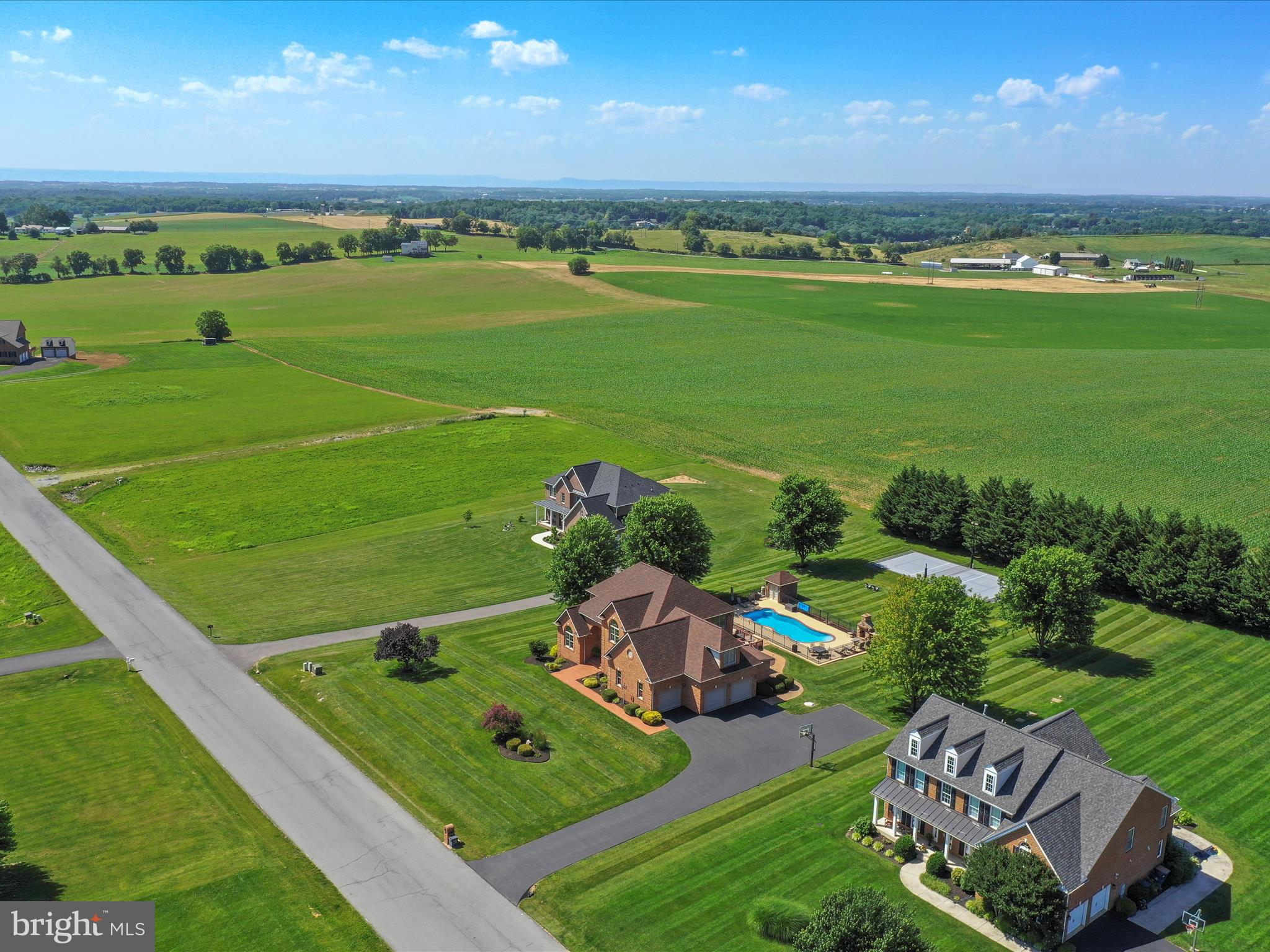 22124 WHITESTONE COURT