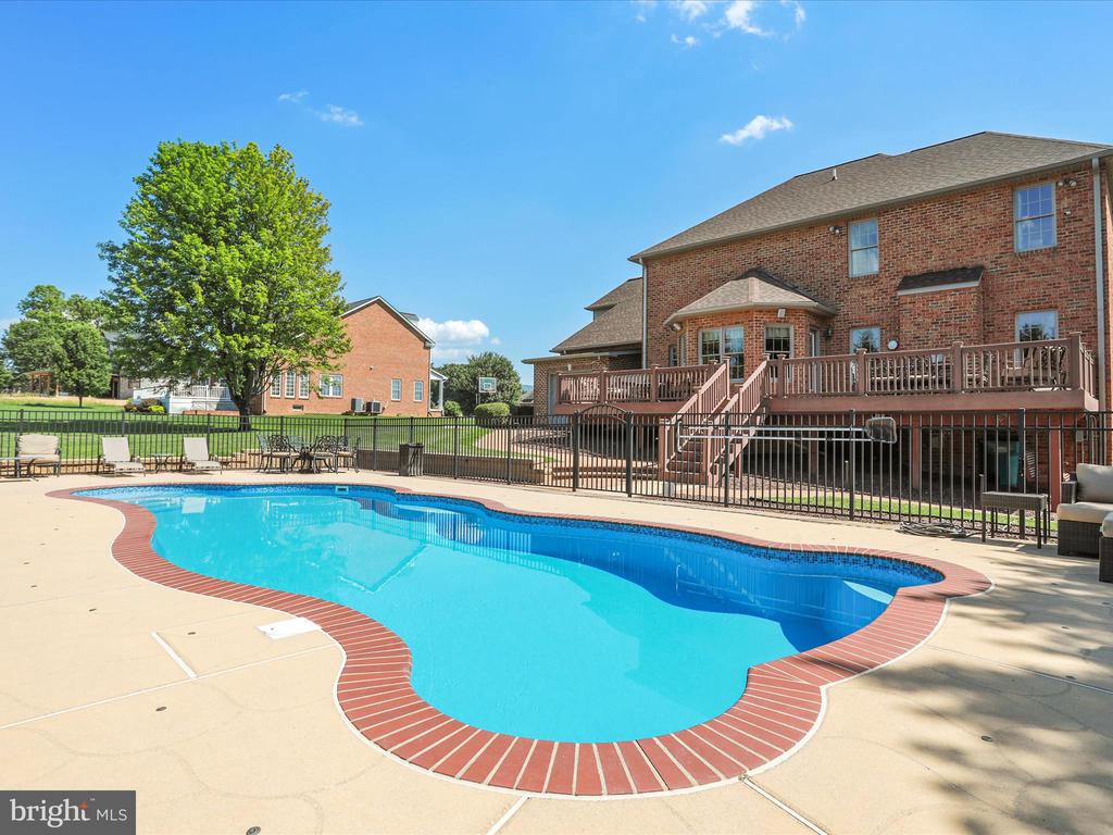 22124 WHITESTONE COURT