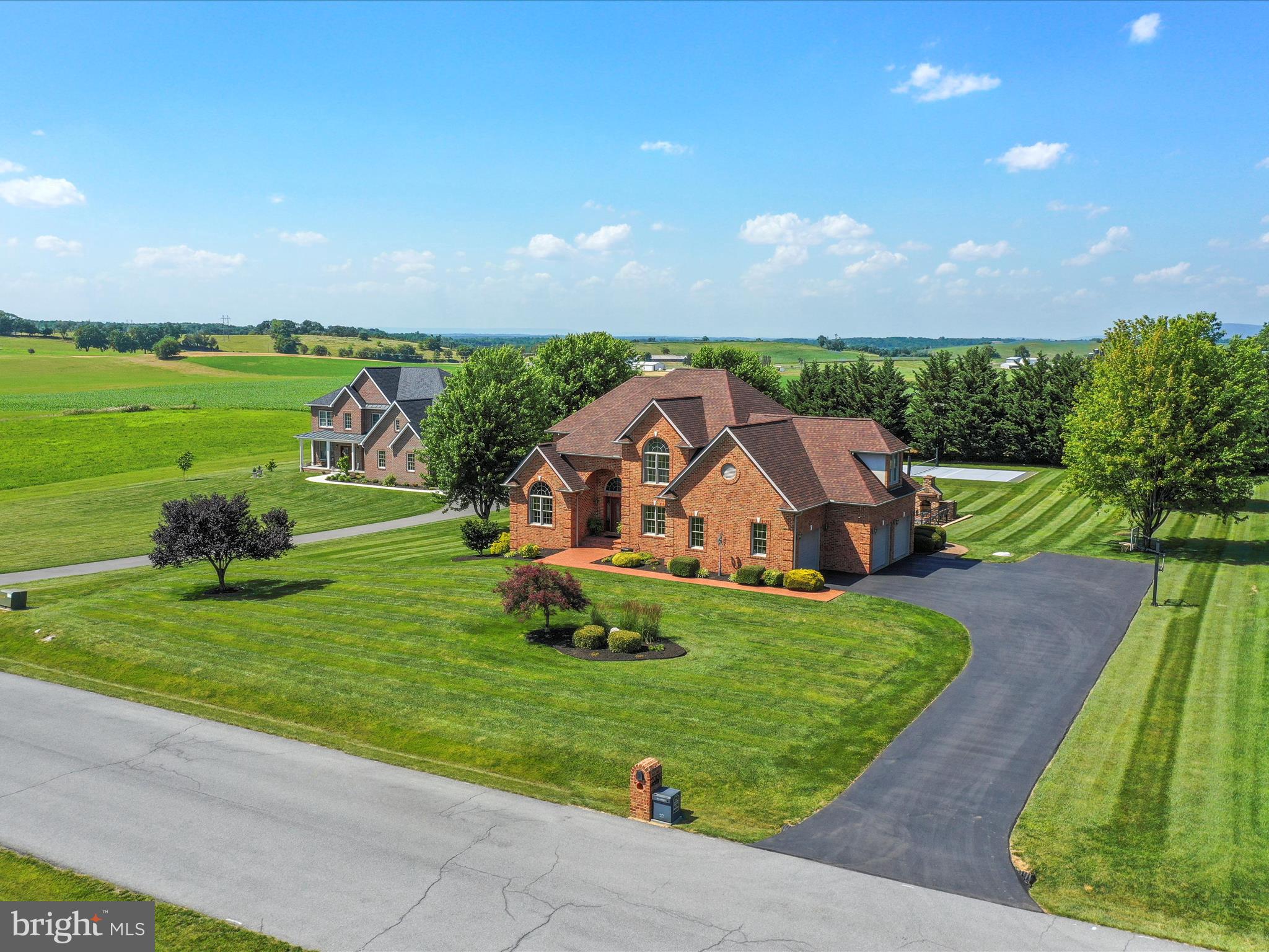 22124 WHITESTONE COURT