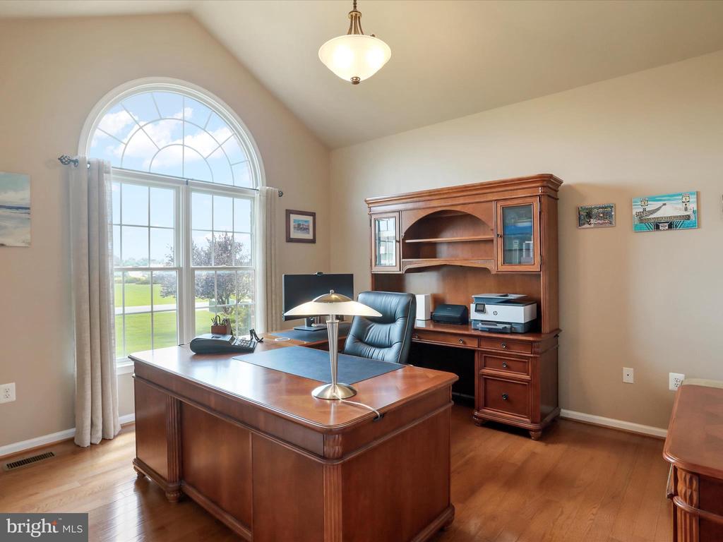 22124 WHITESTONE COURT