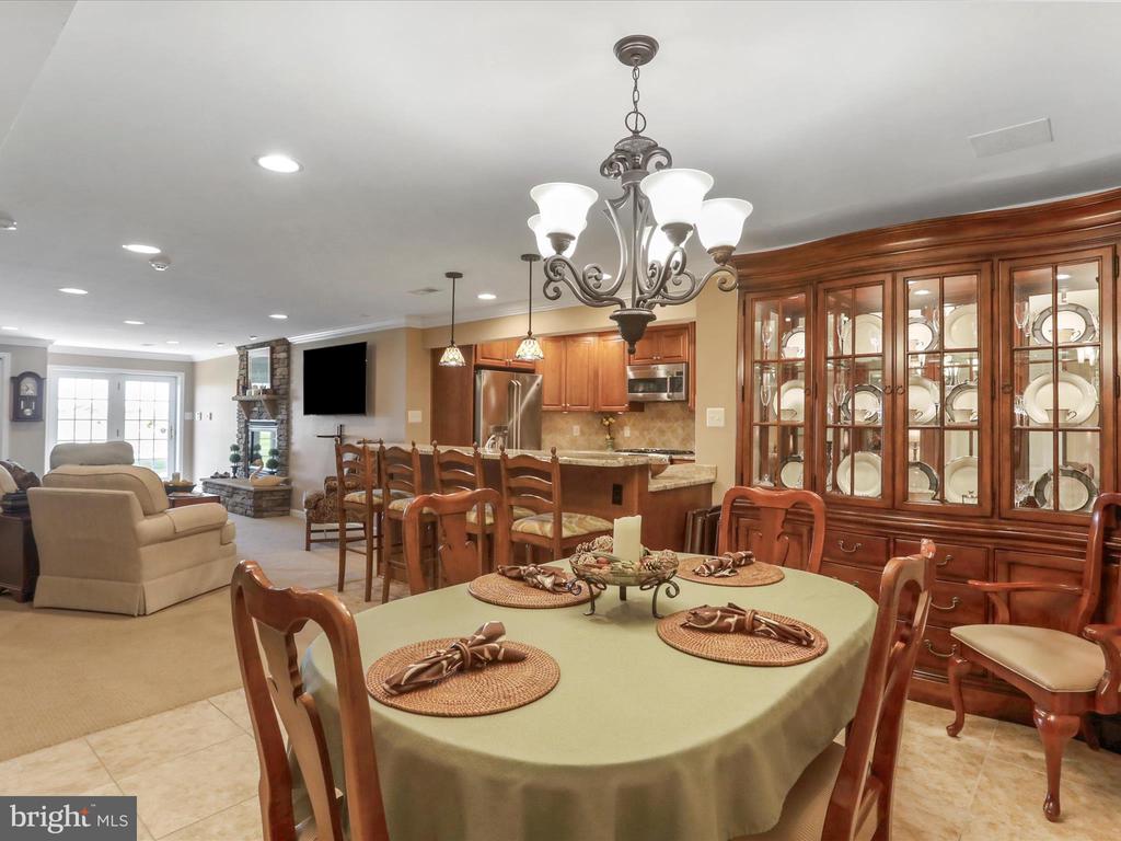 22124 WHITESTONE COURT