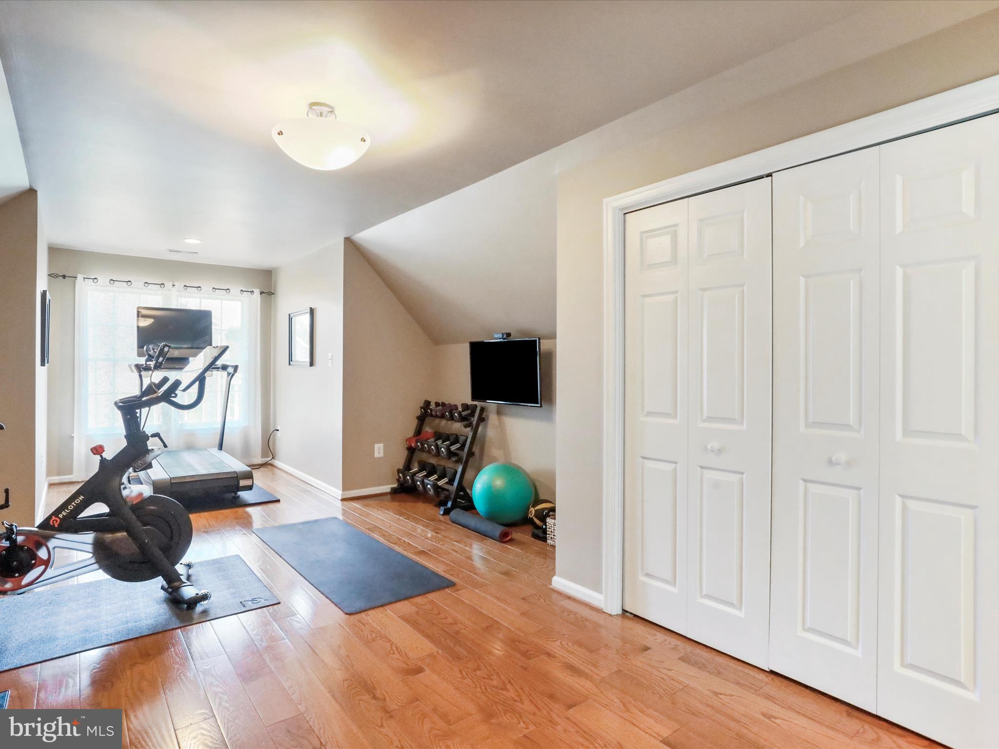 22124 WHITESTONE COURT