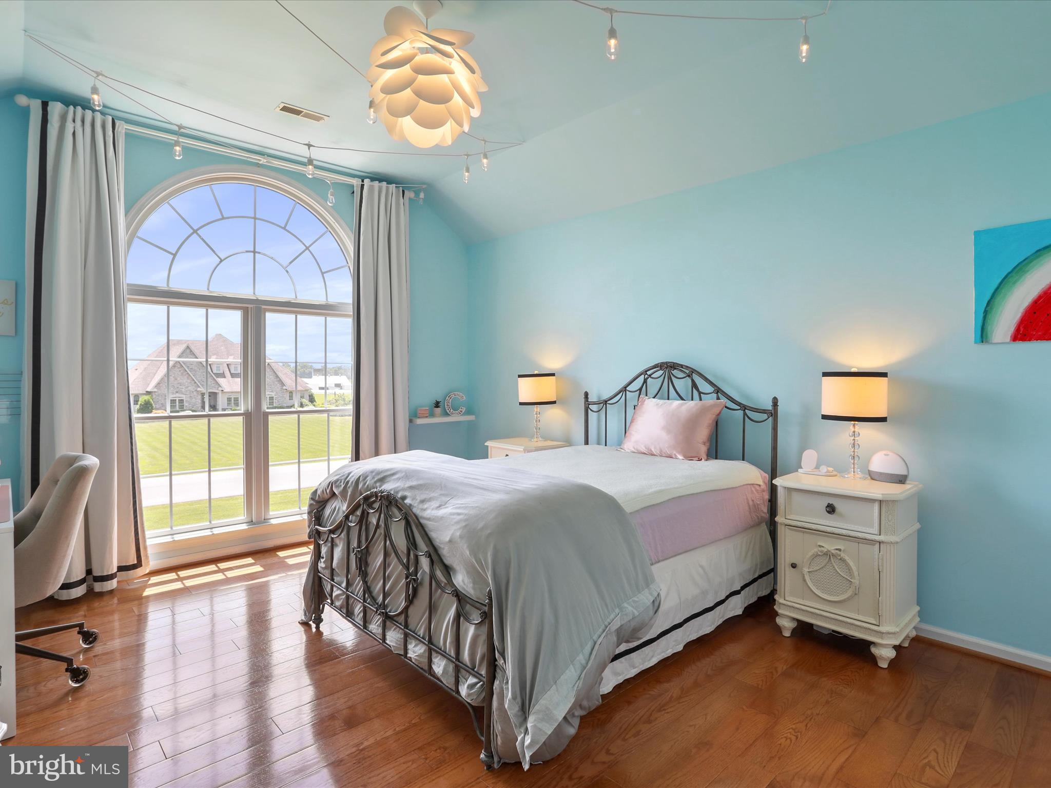 22124 WHITESTONE COURT