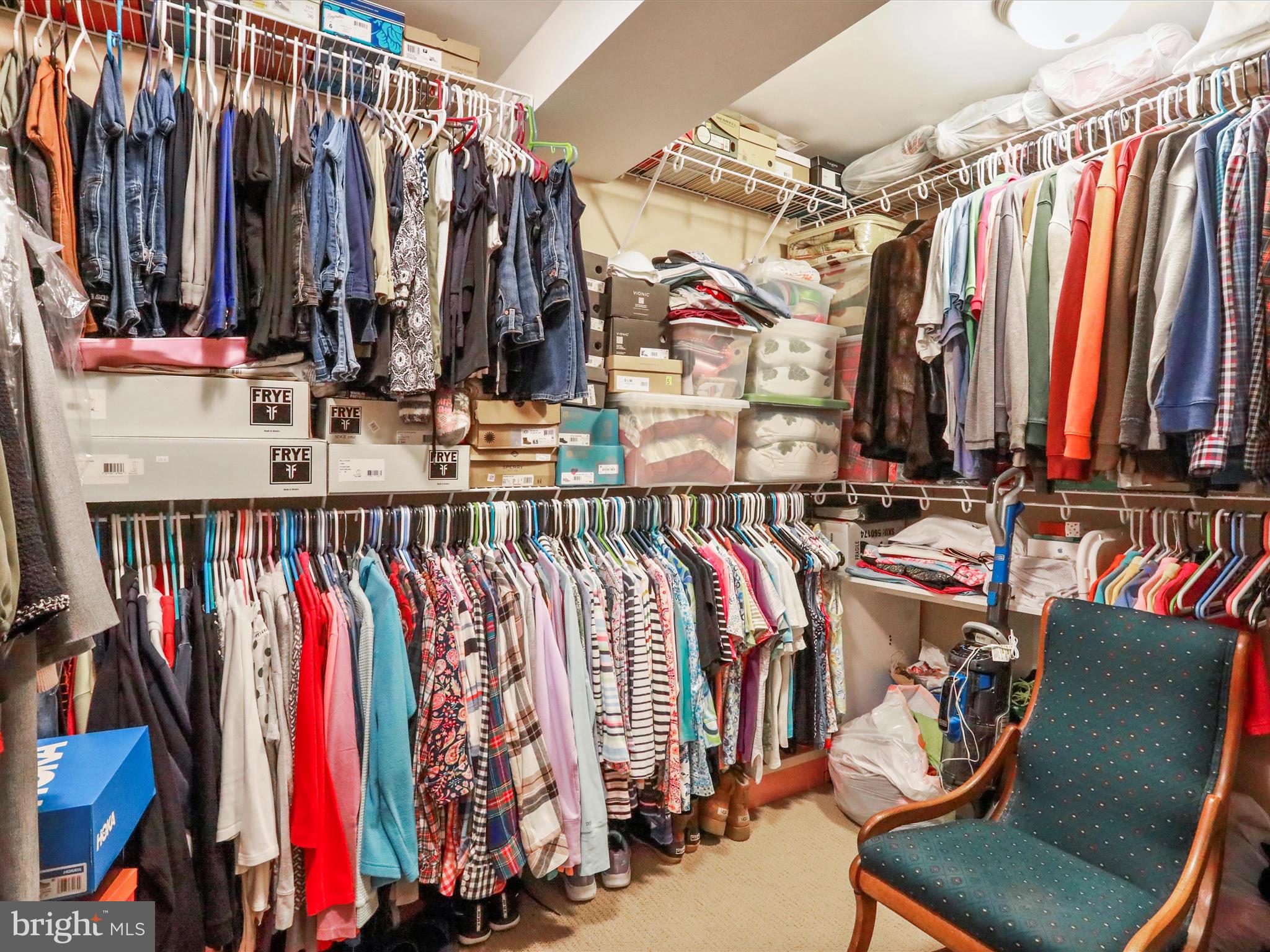 22124 WHITESTONE COURT