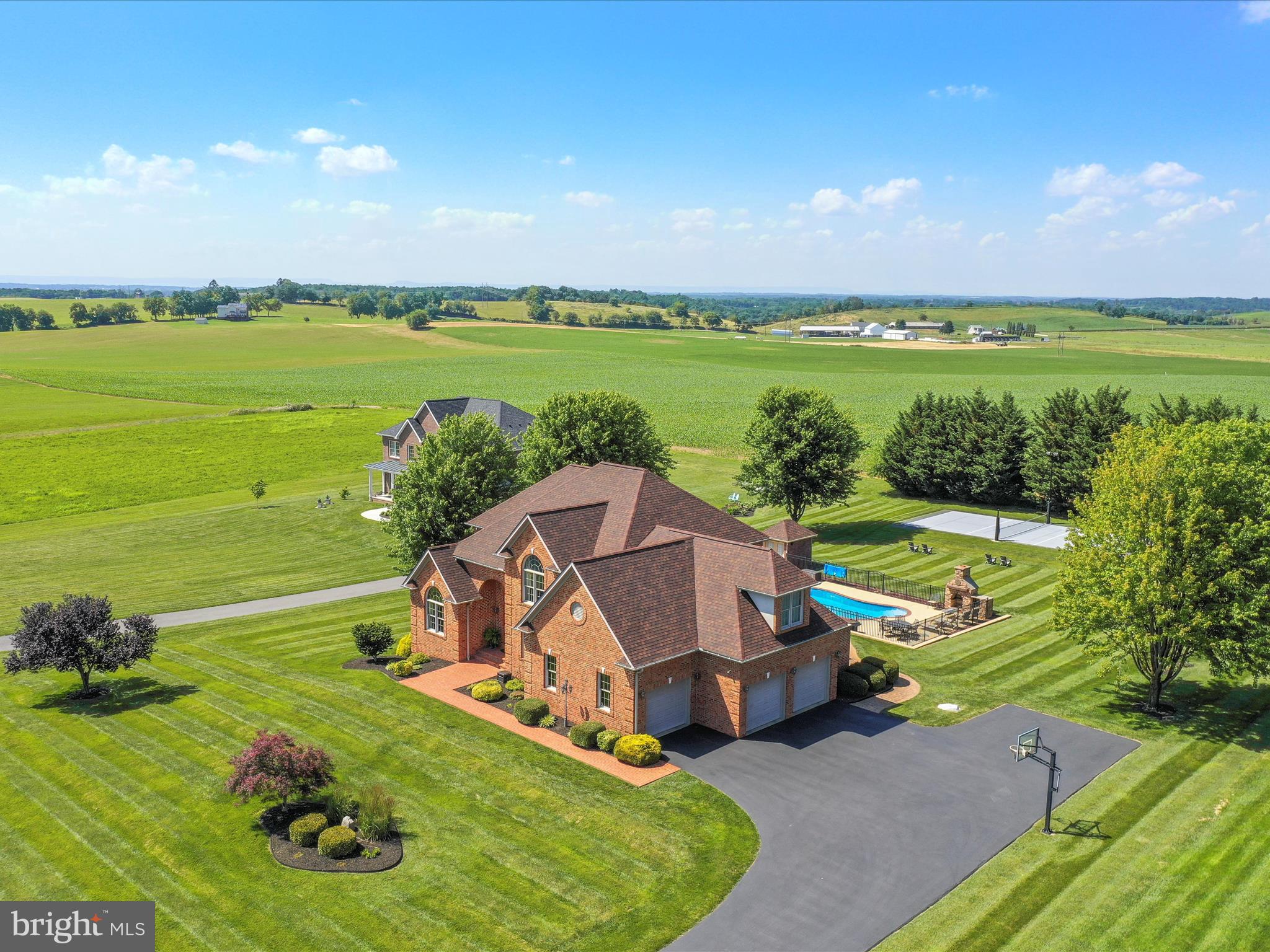 22124 WHITESTONE COURT