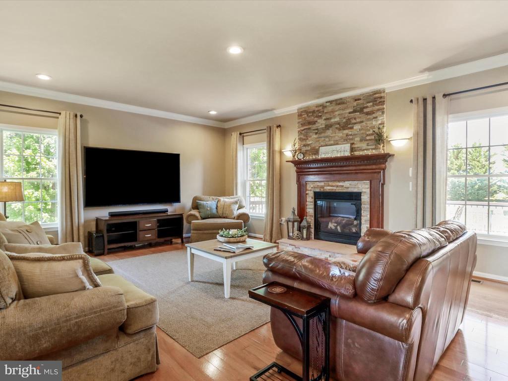 22124 WHITESTONE COURT