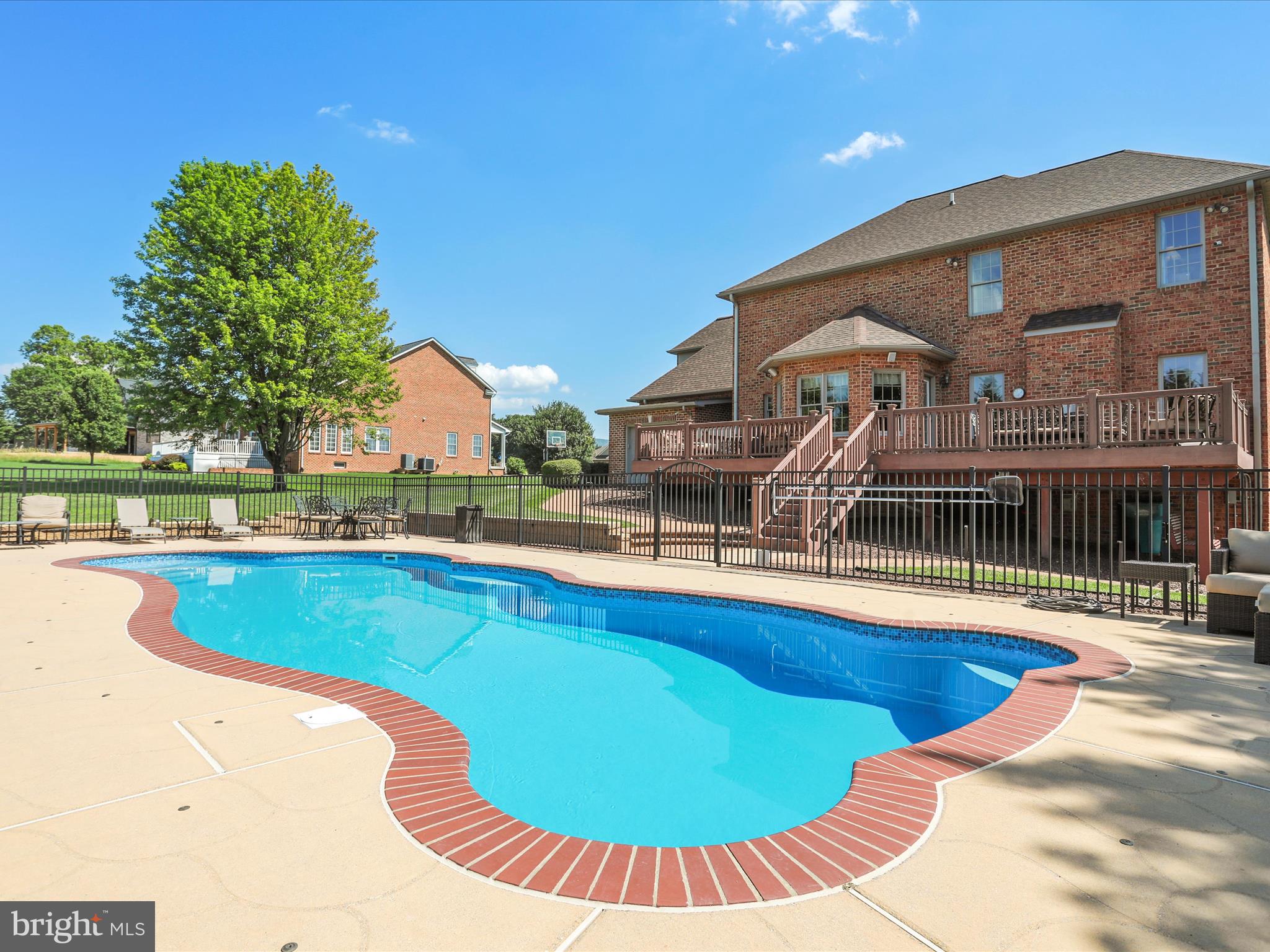 22124 WHITESTONE COURT