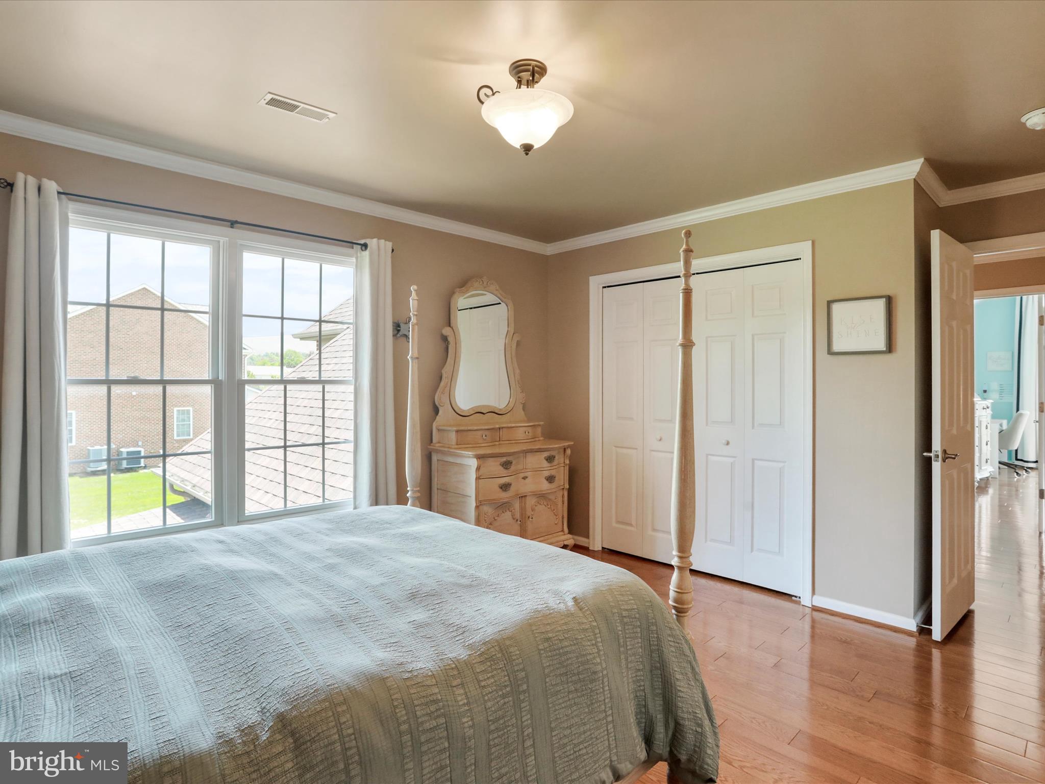 22124 WHITESTONE COURT