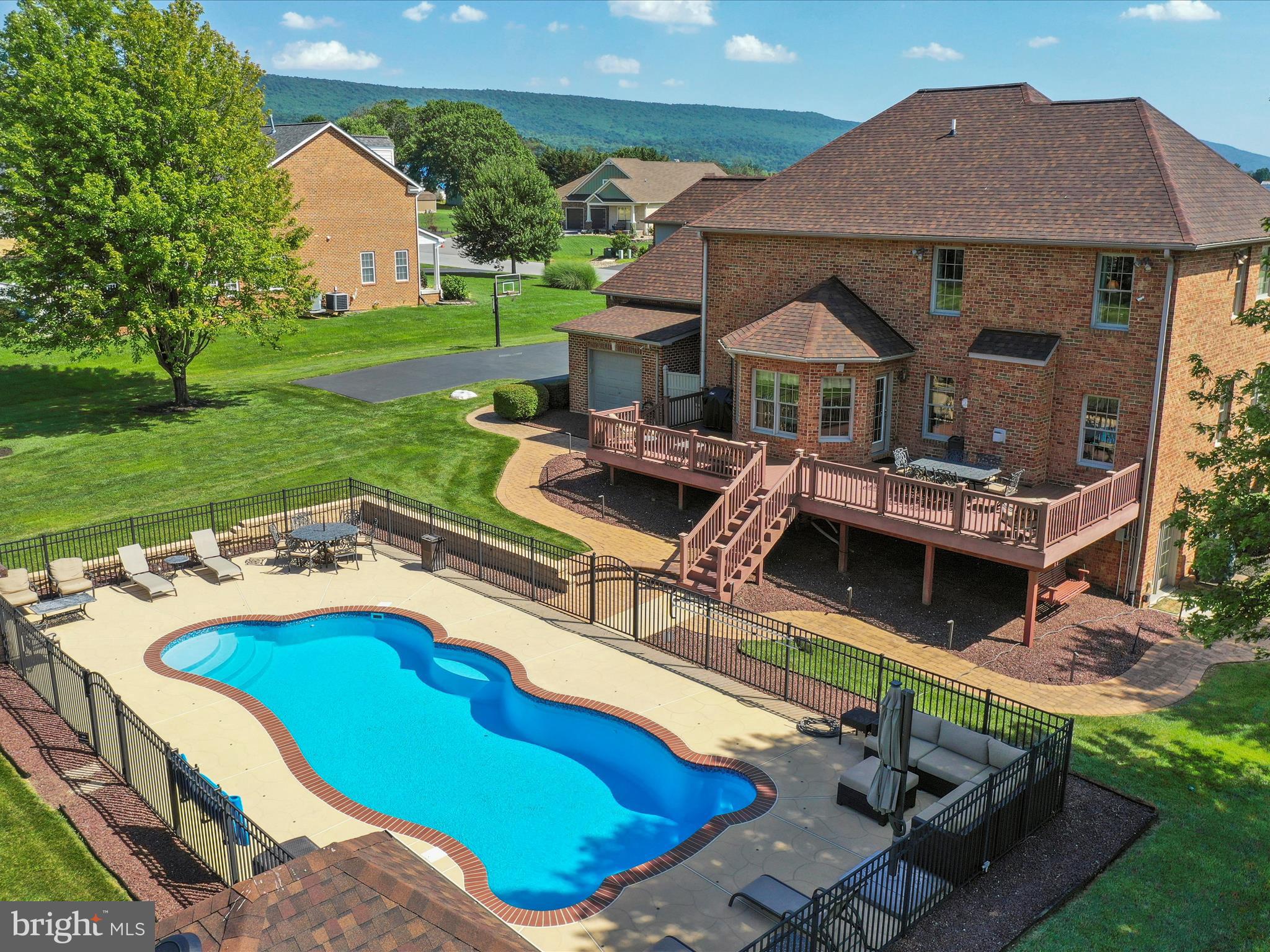 22124 WHITESTONE COURT