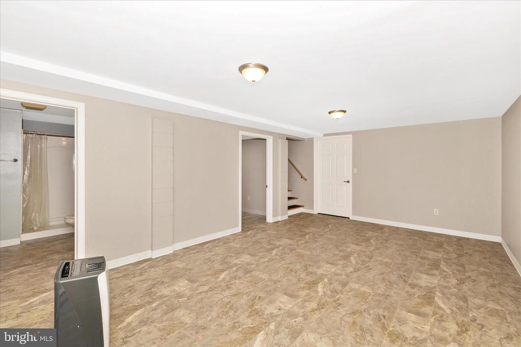 27 LEHIGH AVENUE