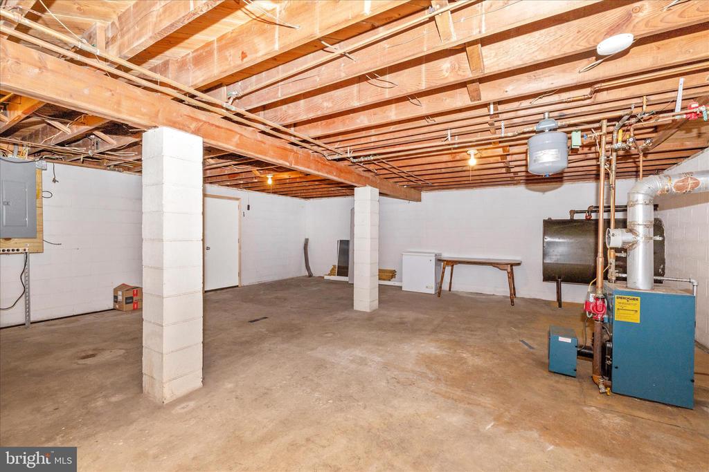27 LEHIGH AVENUE