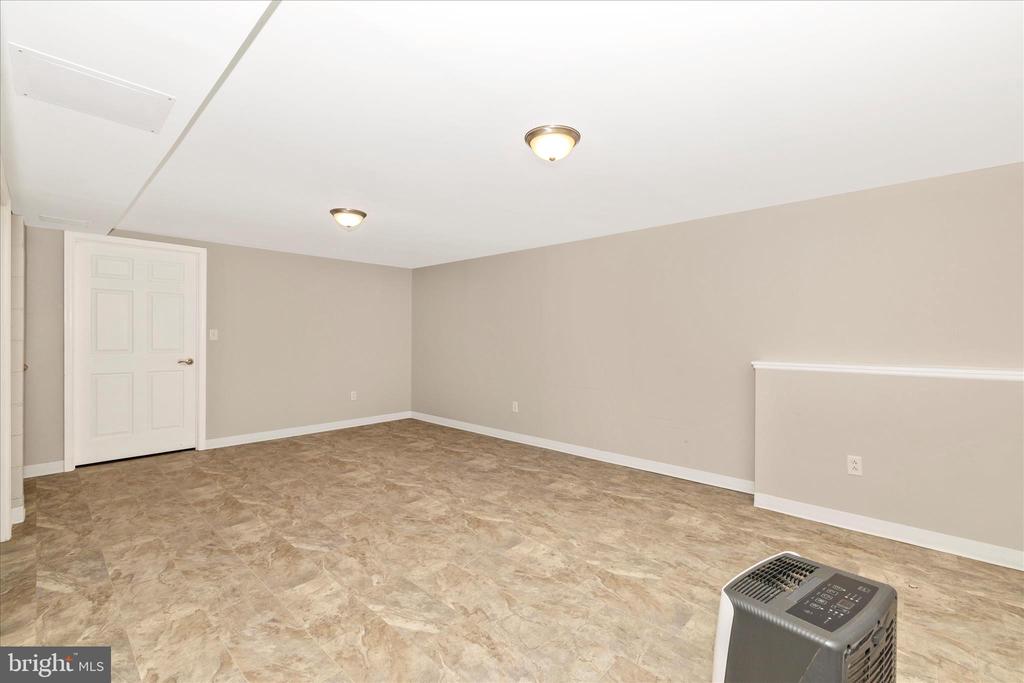 27 LEHIGH AVENUE