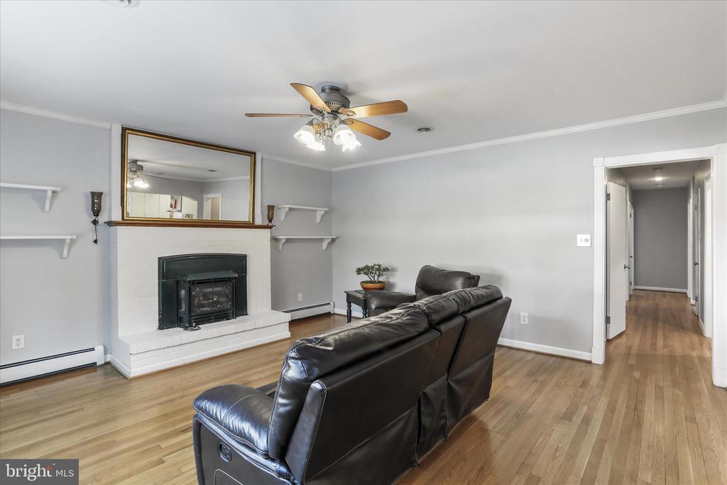 11907 WESLEY DRIVE
