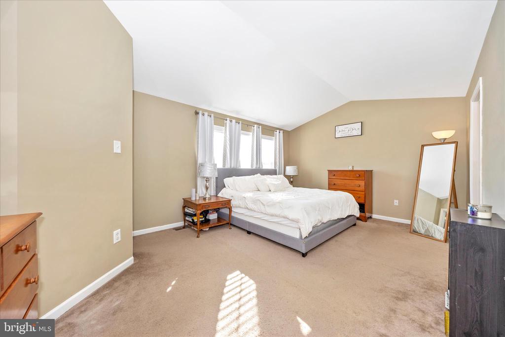 7 ROCKINGHAM DRIVE