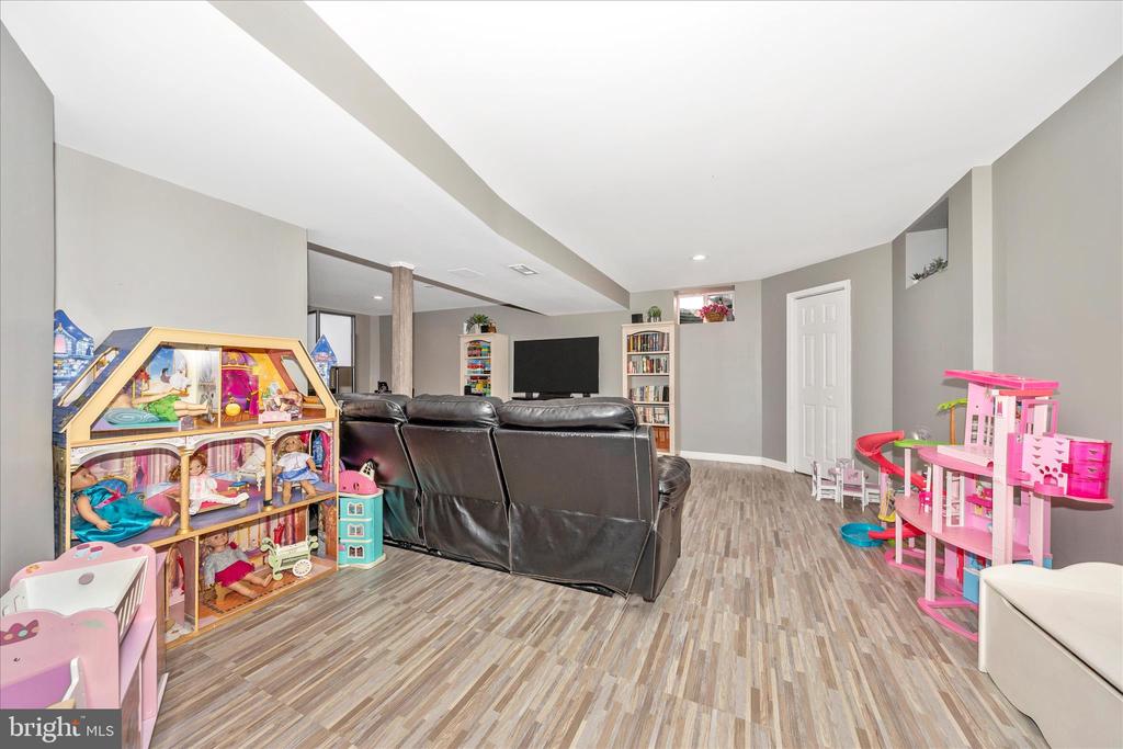 7 ROCKINGHAM DRIVE