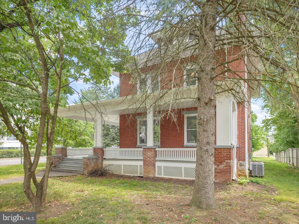 836 OAK HILL AVENUE