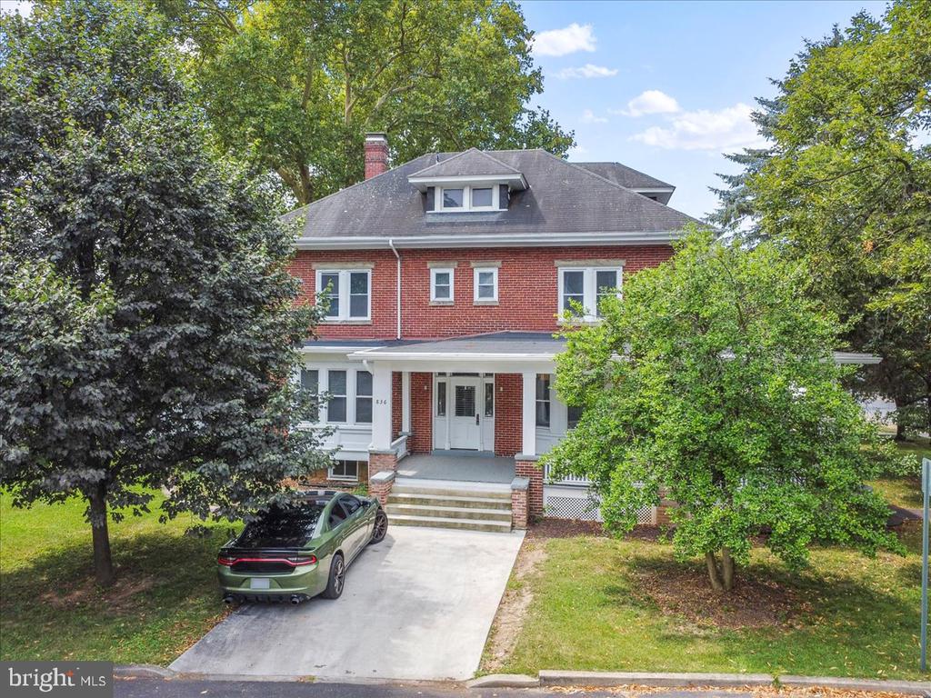 836 OAK HILL AVENUE
