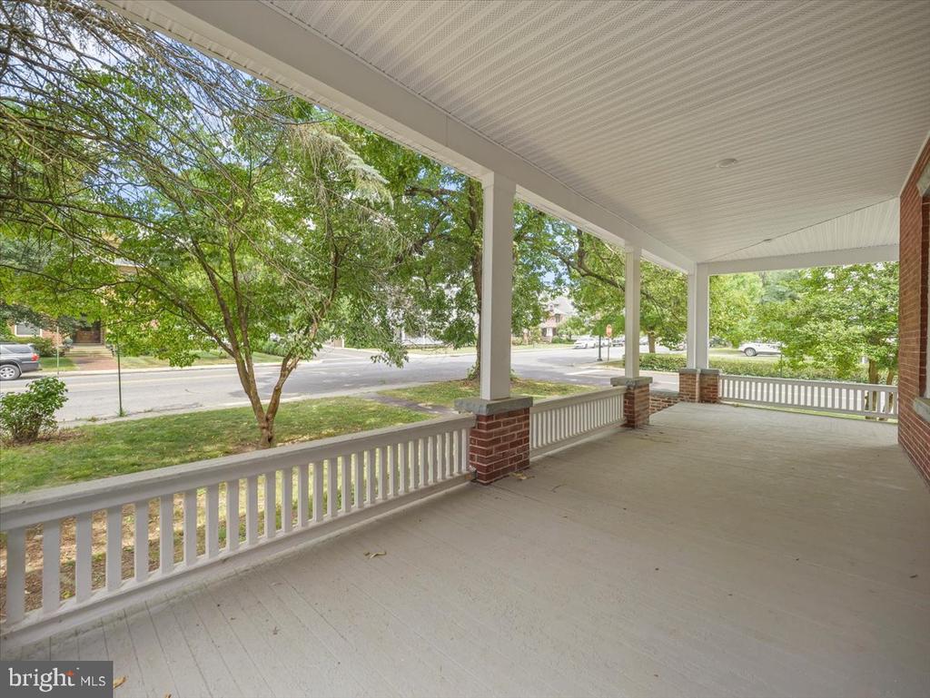 836 OAK HILL AVENUE