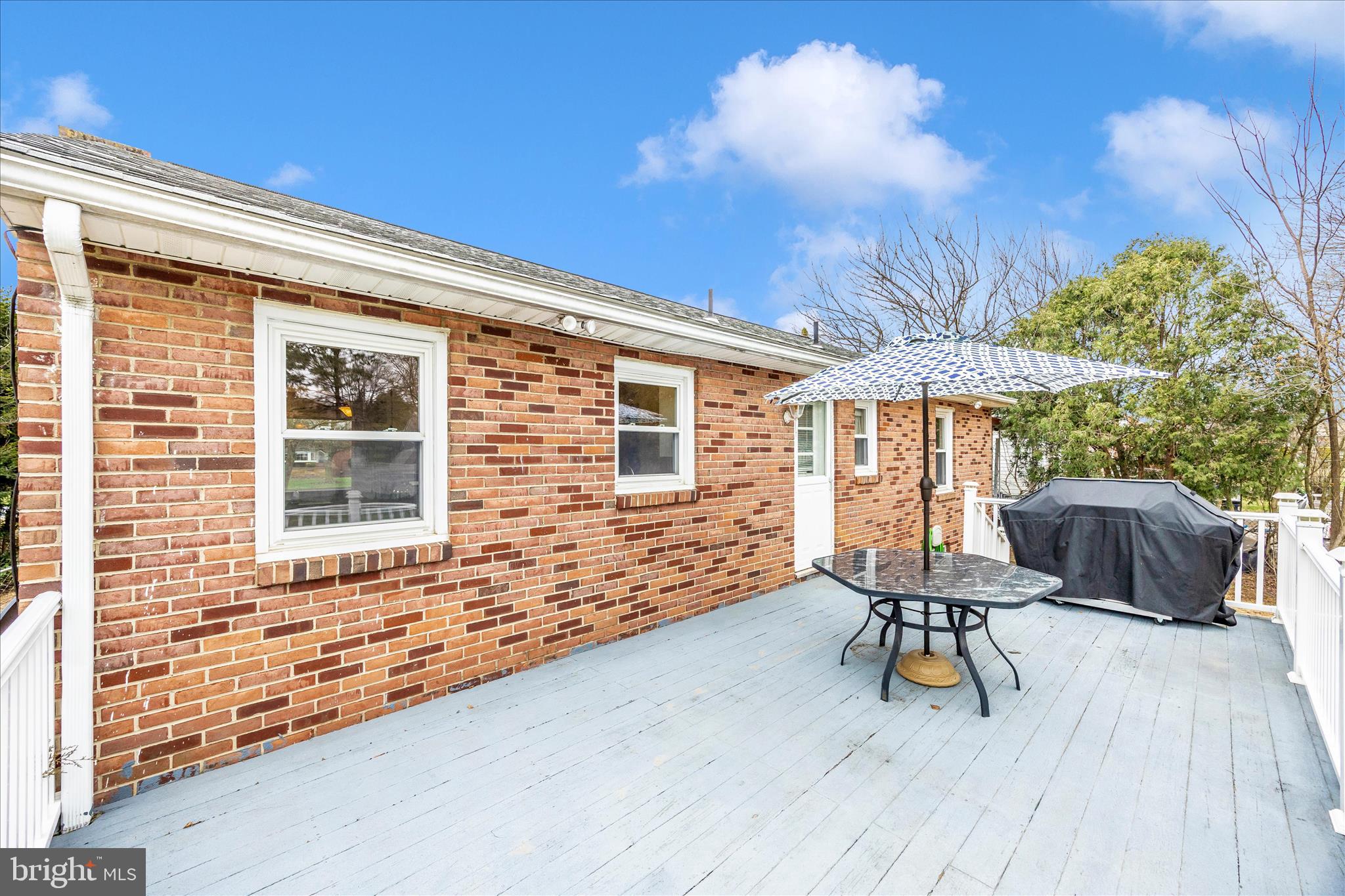 9711 CHAPELWOOD LANE