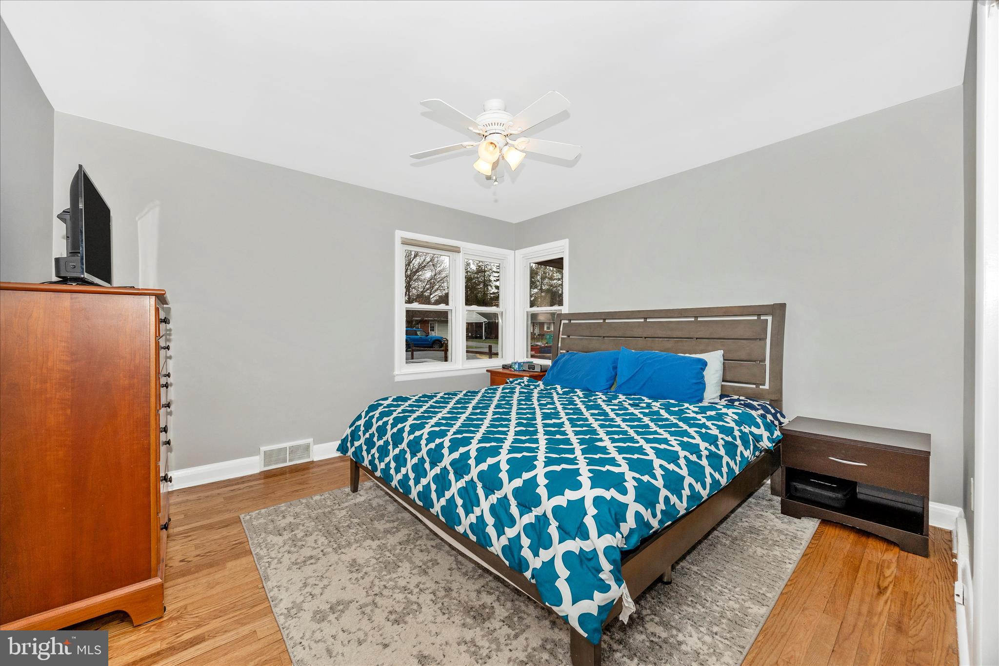 9711 CHAPELWOOD LANE