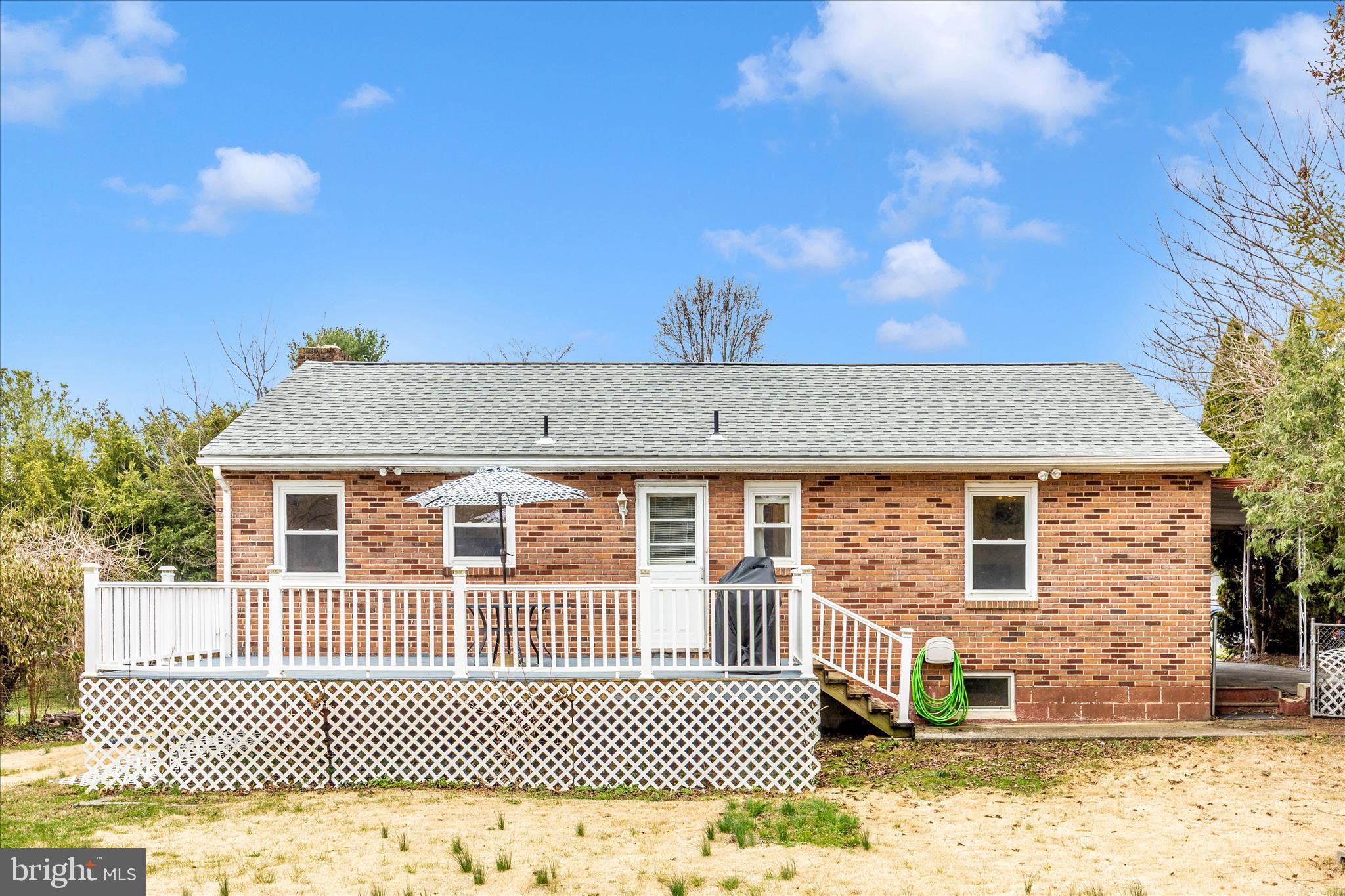 9711 CHAPELWOOD LANE