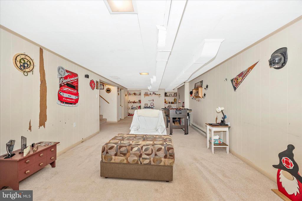 9711 CHAPELWOOD LANE