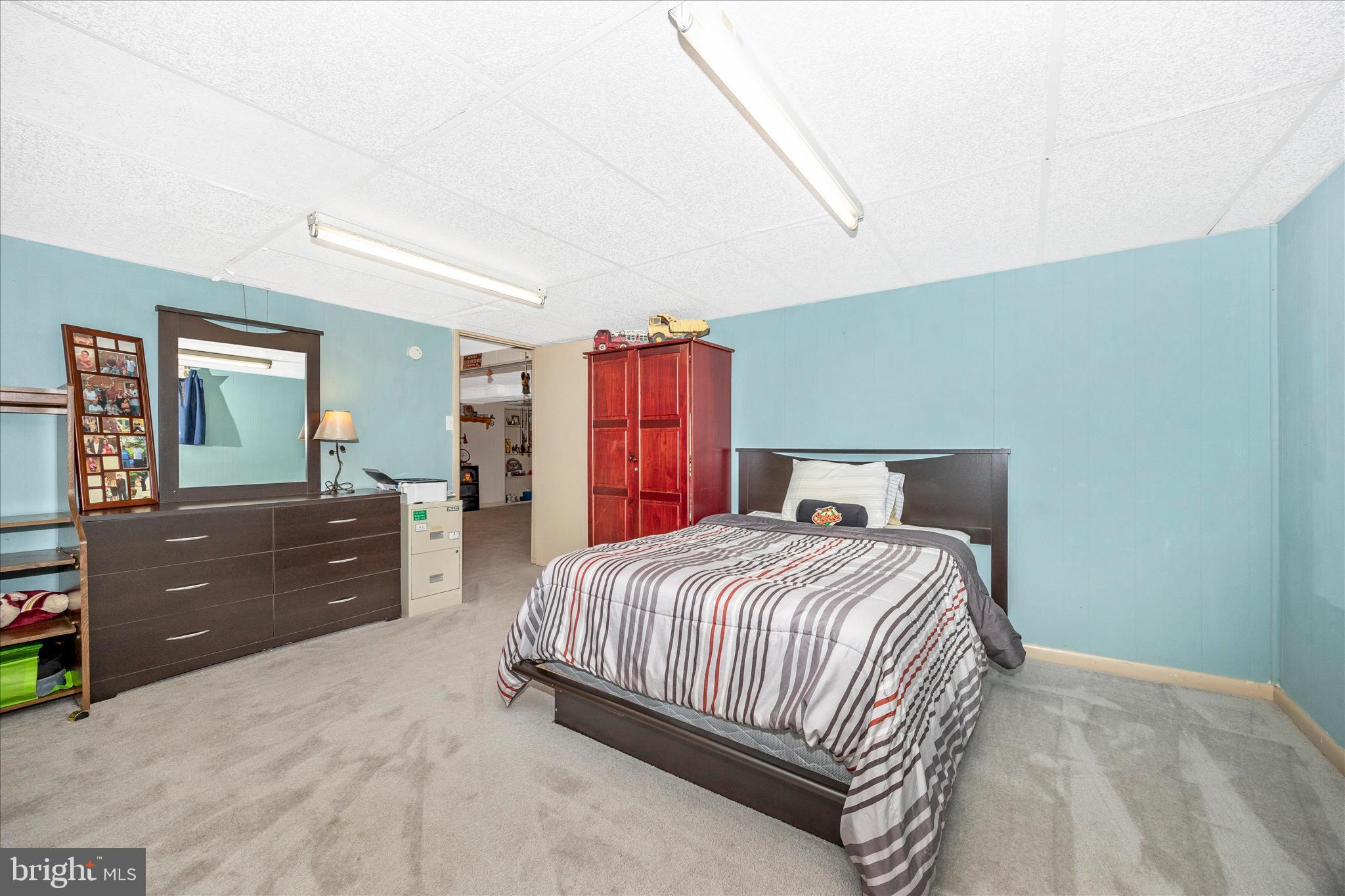 9711 CHAPELWOOD LANE
