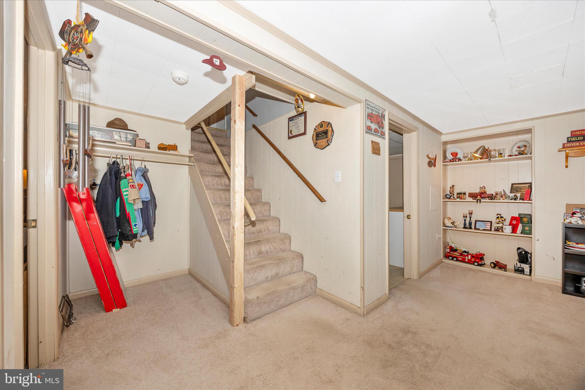 9711 CHAPELWOOD LANE