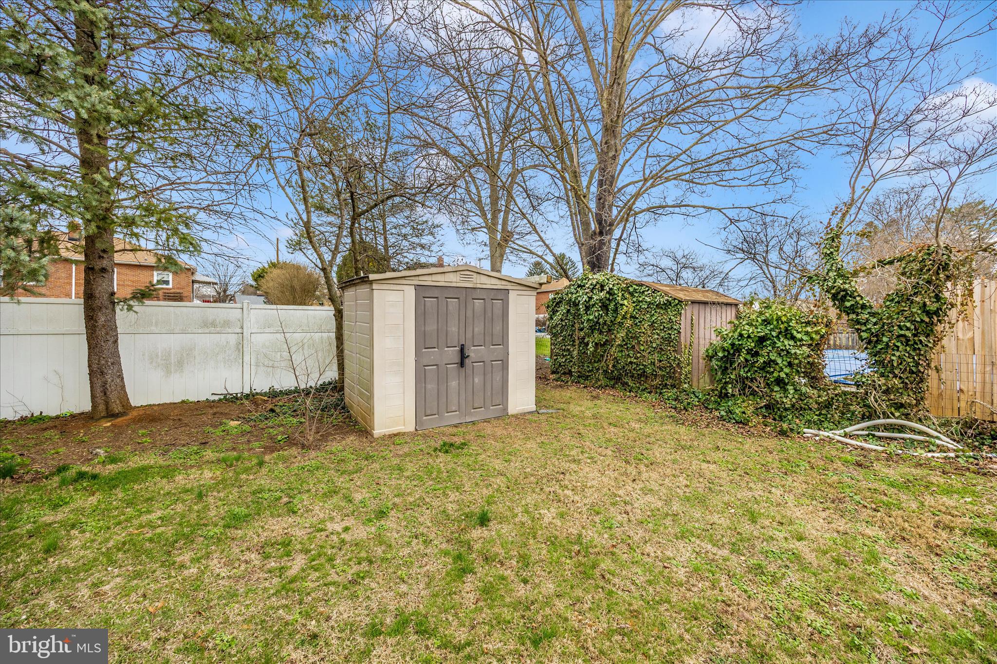 9711 CHAPELWOOD LANE