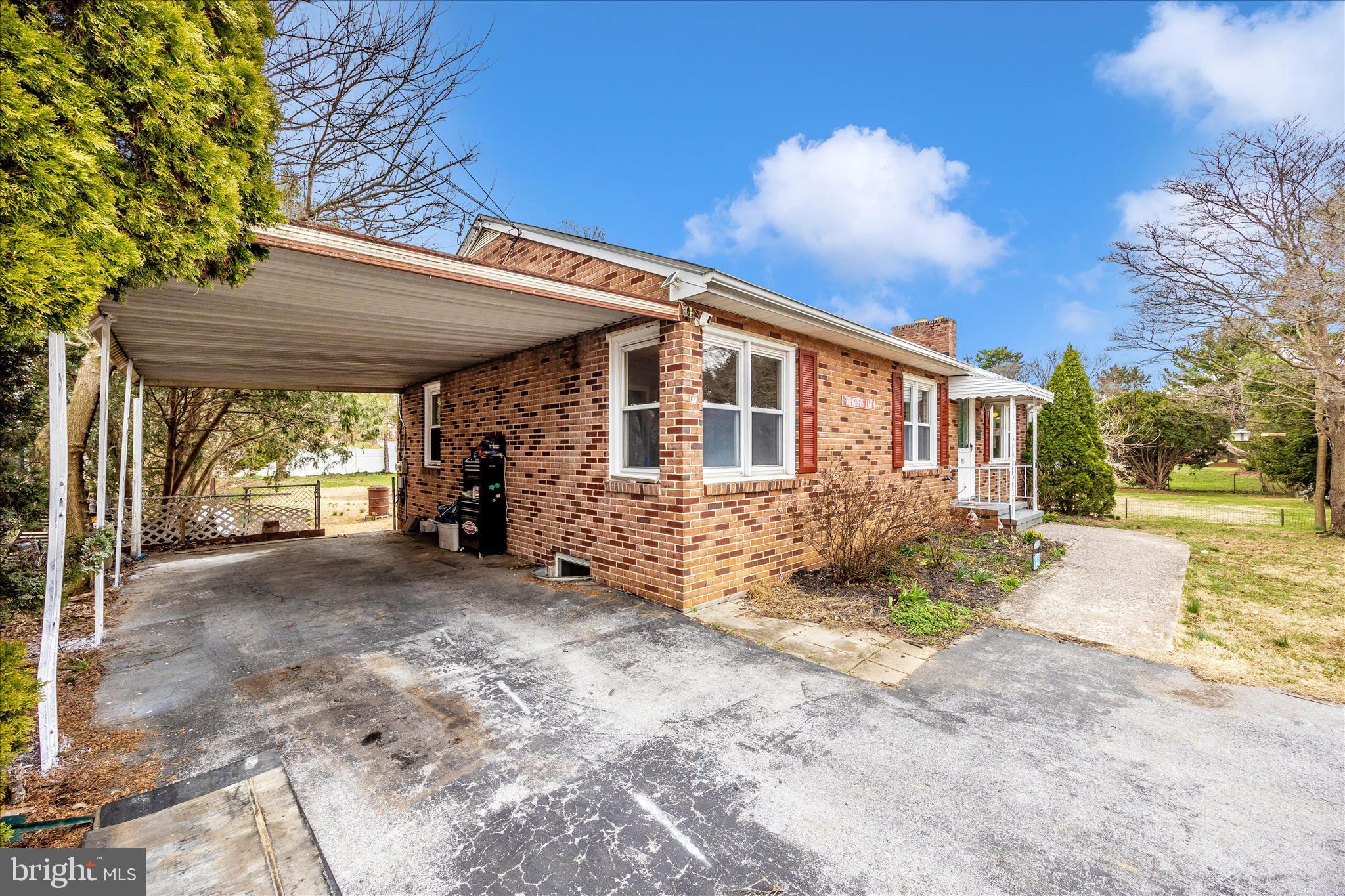 9711 CHAPELWOOD LANE