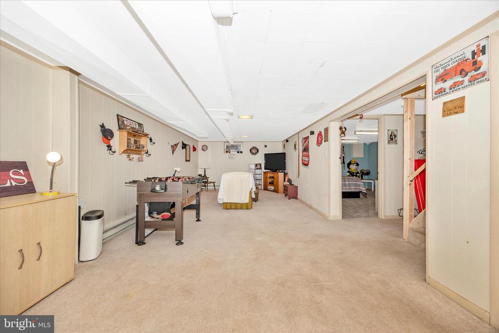 9711 CHAPELWOOD LANE
