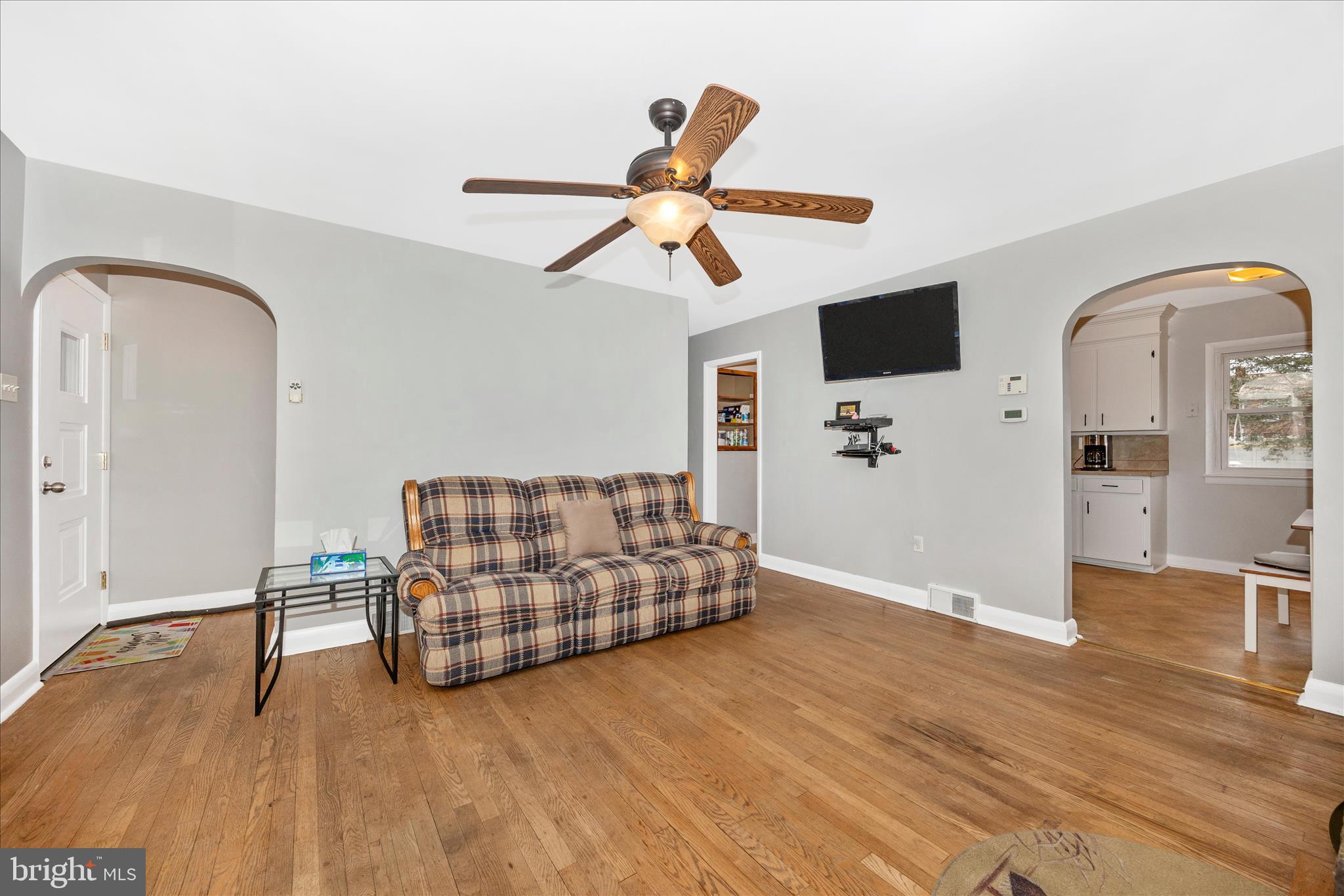 9711 CHAPELWOOD LANE