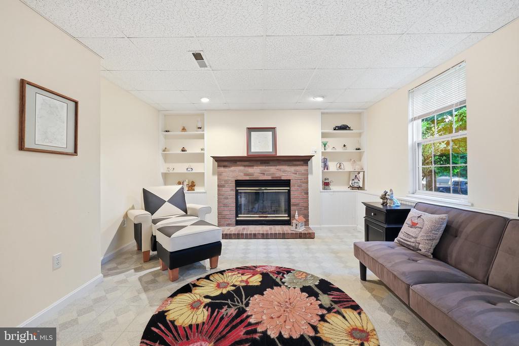 403 ELM CREST AVENUE