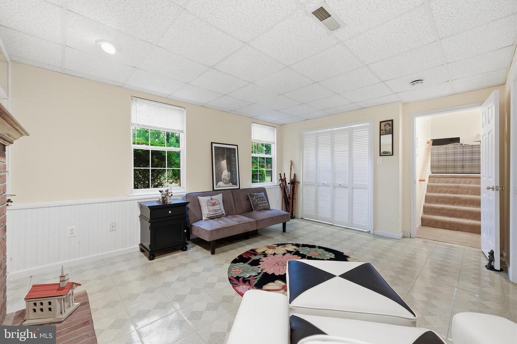 403 ELM CREST AVENUE