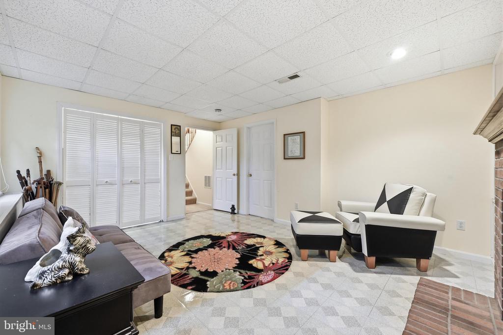 403 ELM CREST AVENUE