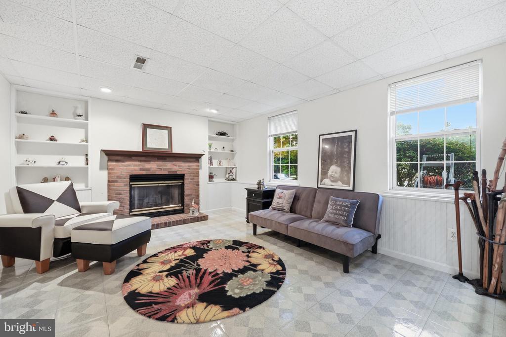 403 ELM CREST AVENUE