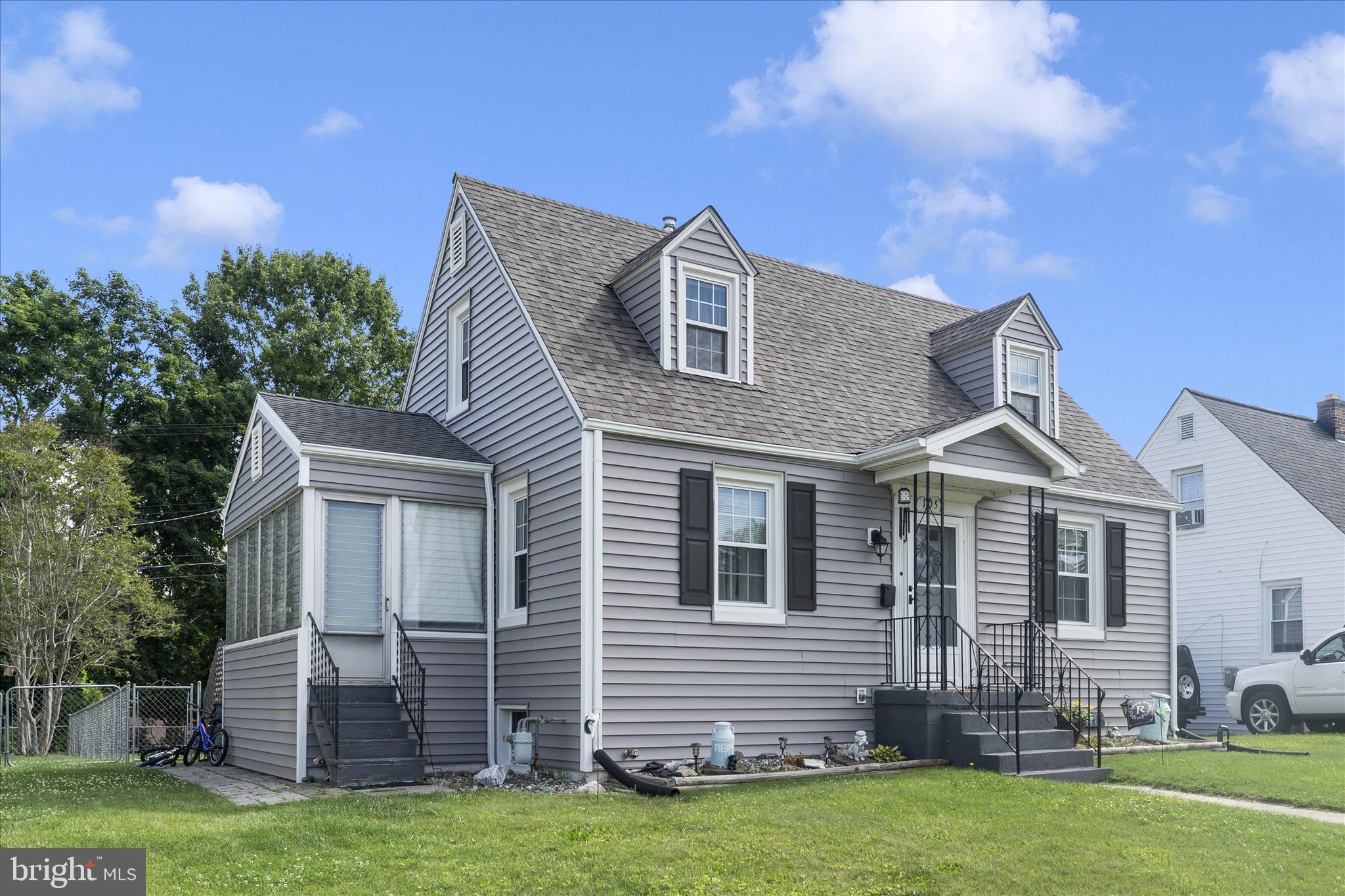 1052 FAIRVIEW ROAD
