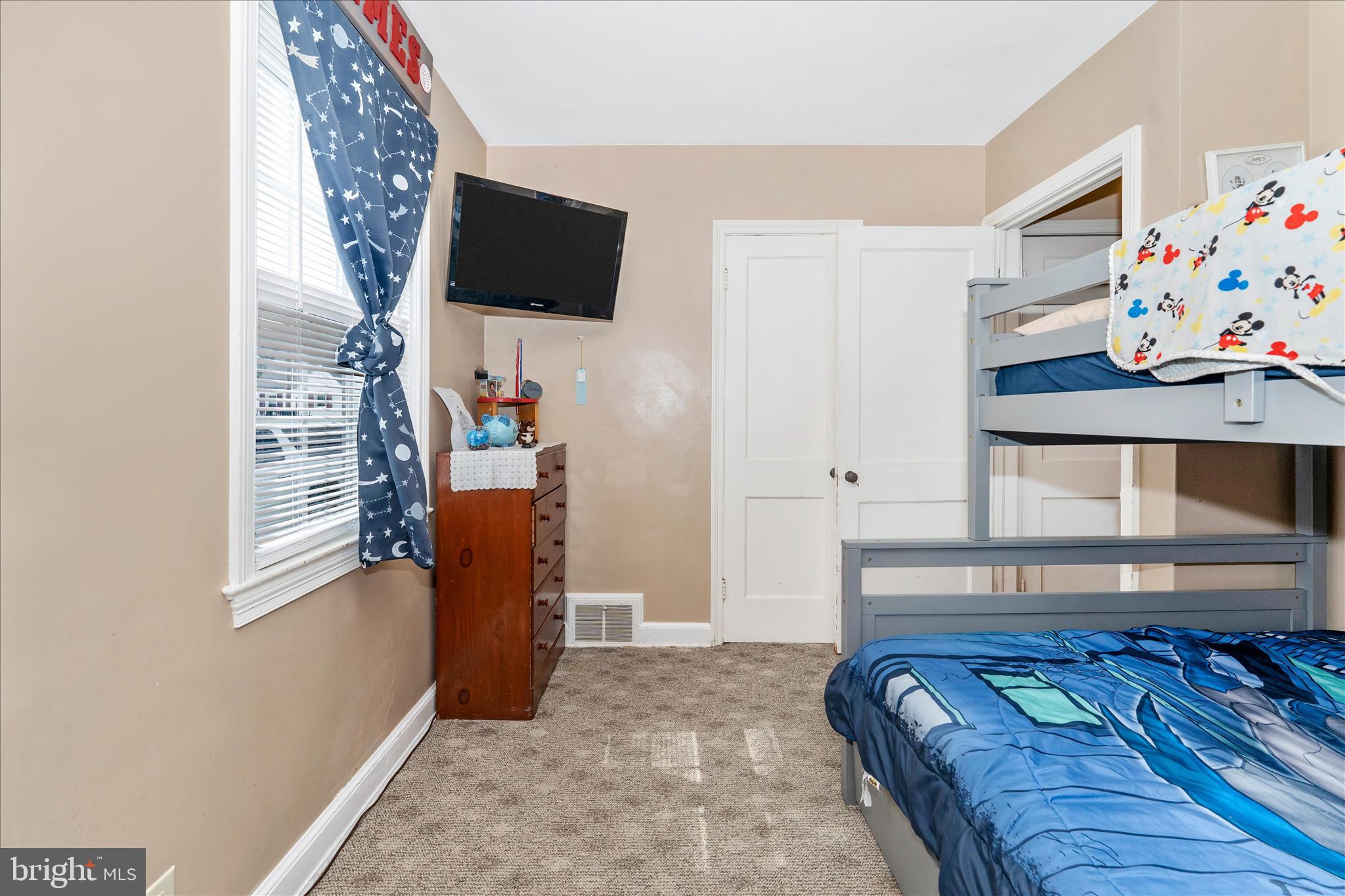 1052 FAIRVIEW ROAD
