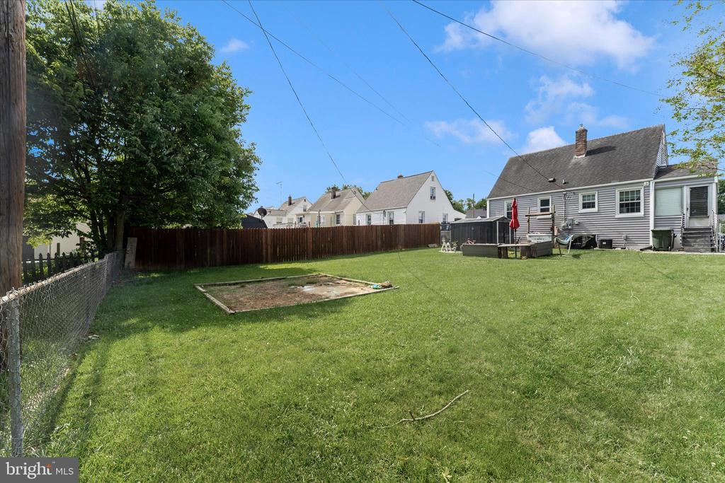 1052 FAIRVIEW ROAD