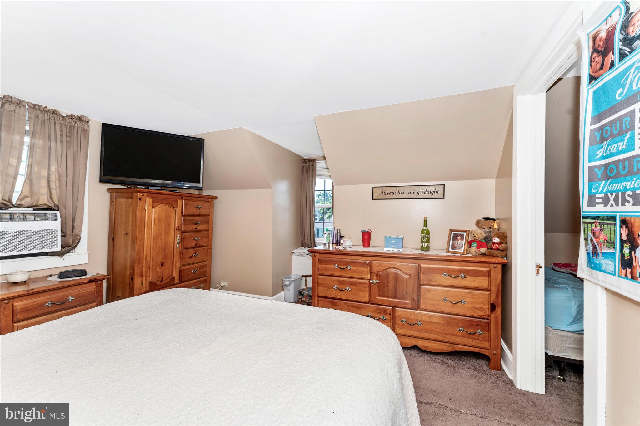 1052 FAIRVIEW ROAD
