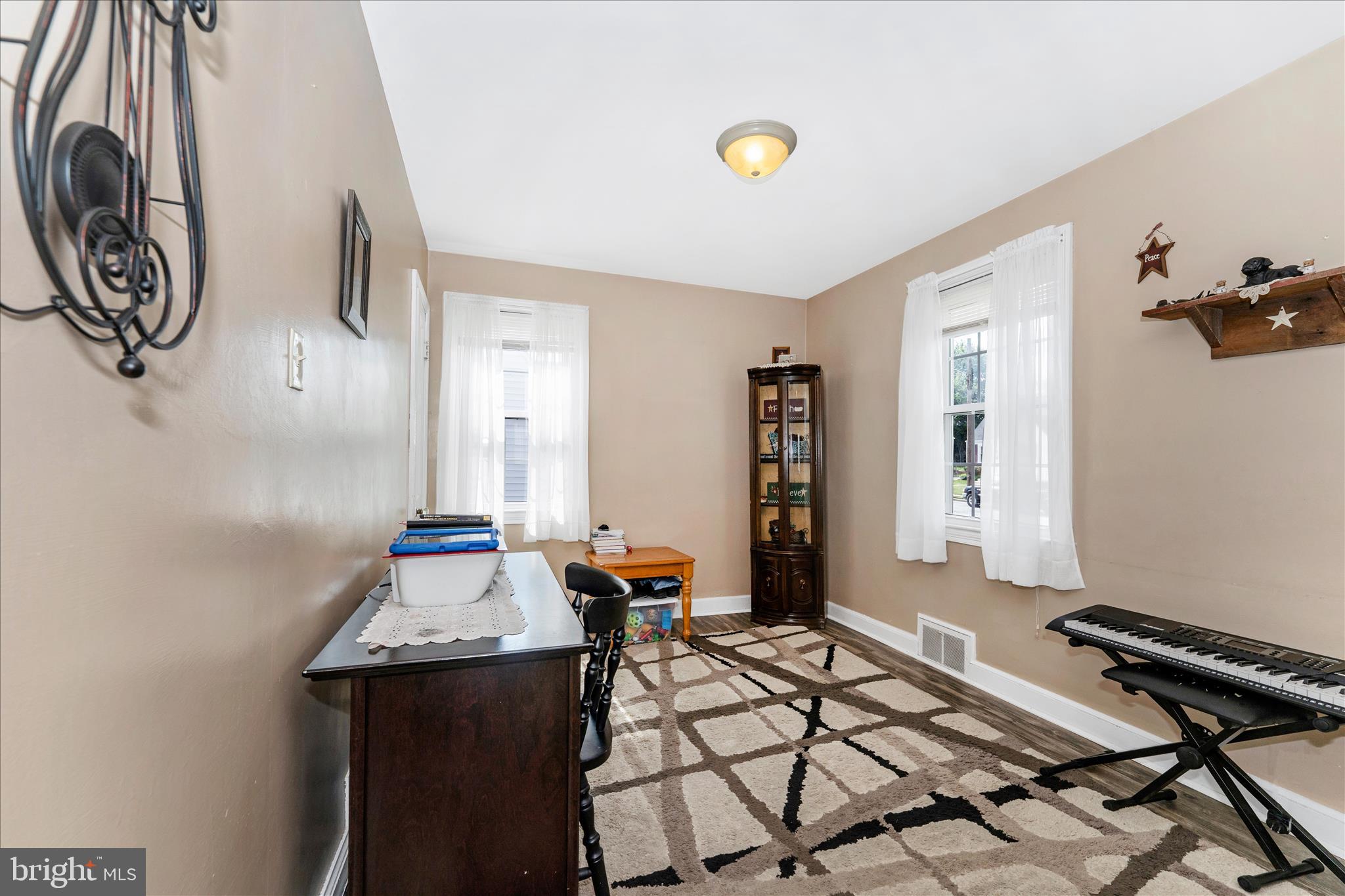 1052 FAIRVIEW ROAD