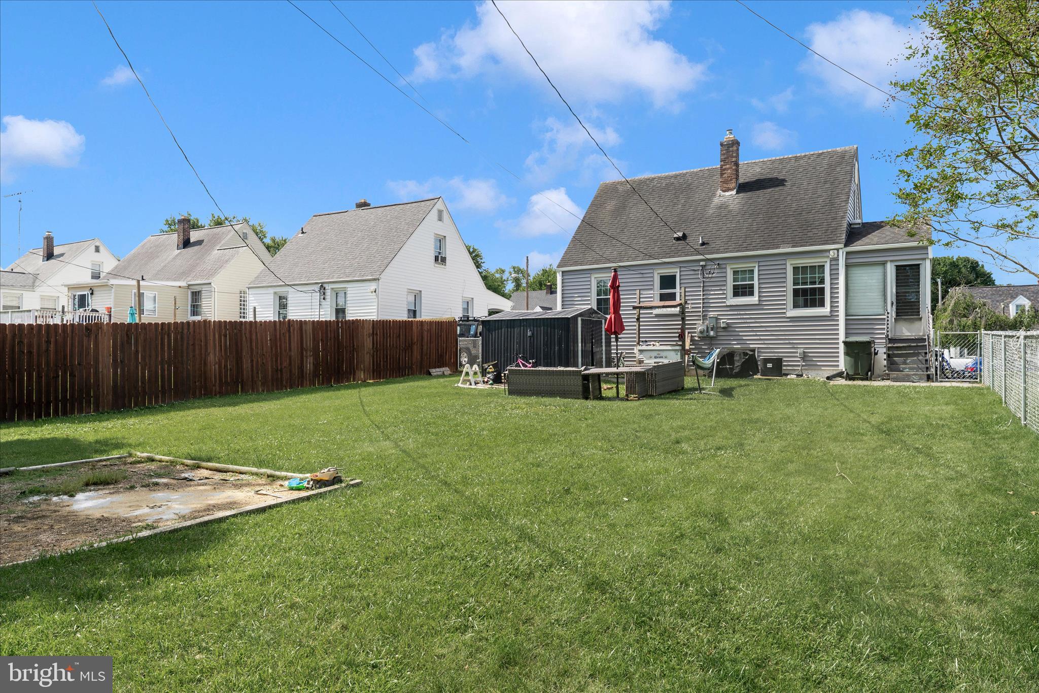 1052 FAIRVIEW ROAD
