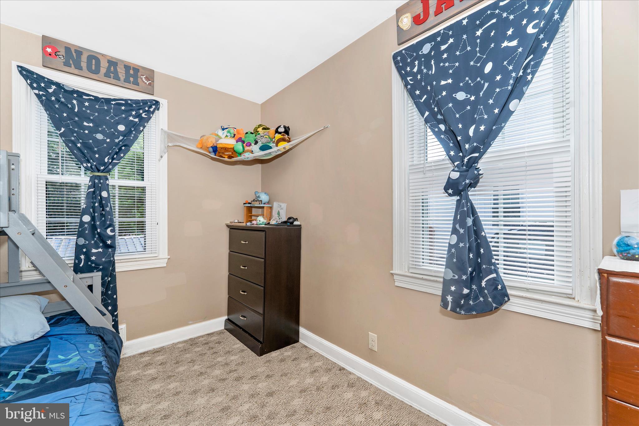 1052 FAIRVIEW ROAD