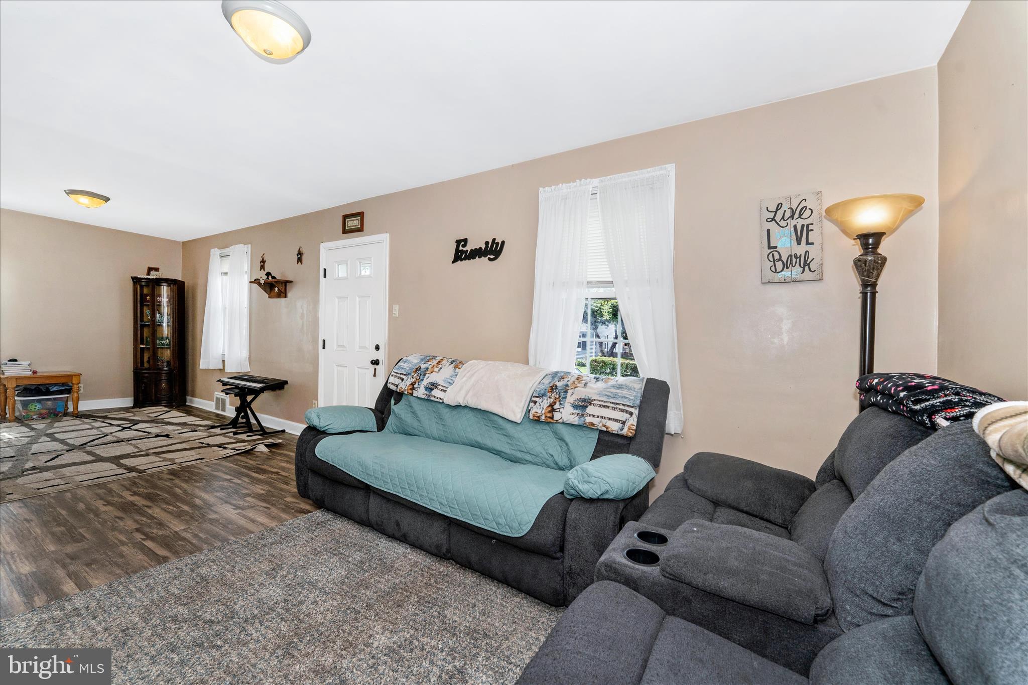 1052 FAIRVIEW ROAD